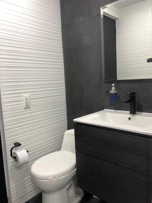 Apartamento 404 Apartment *